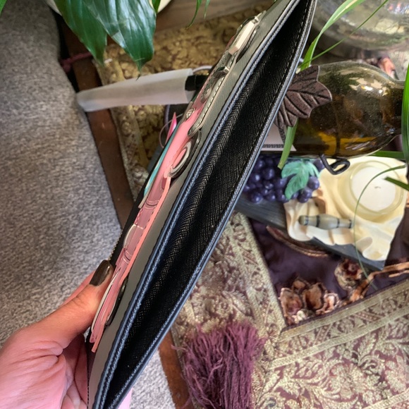 SOLD⛔️Authentic Kate Spade L.edition car Lg Wristlet - Picture 6 of 10